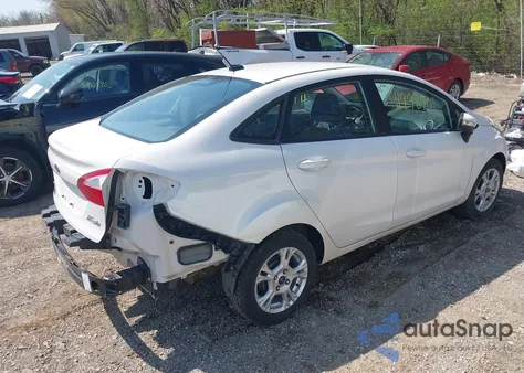 2016 Ford Fiesta Se z USA, uszkodzony, nr VIN 3FADP4BJ8GM104212